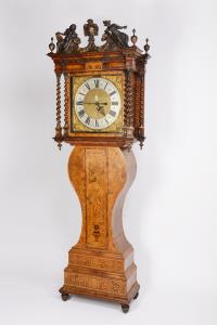 longcase clock